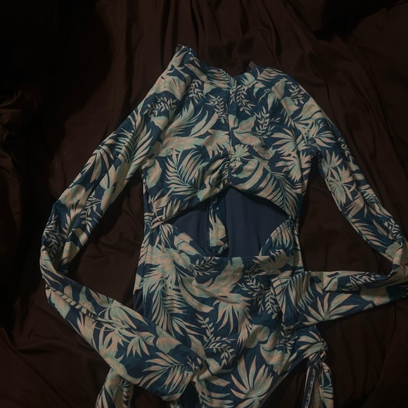 RIPCURL surf suit - Picture 10 of 12